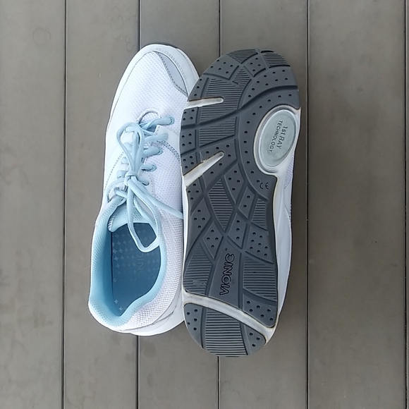 VIONIC Kona Sneakers - Picture 6 of 12